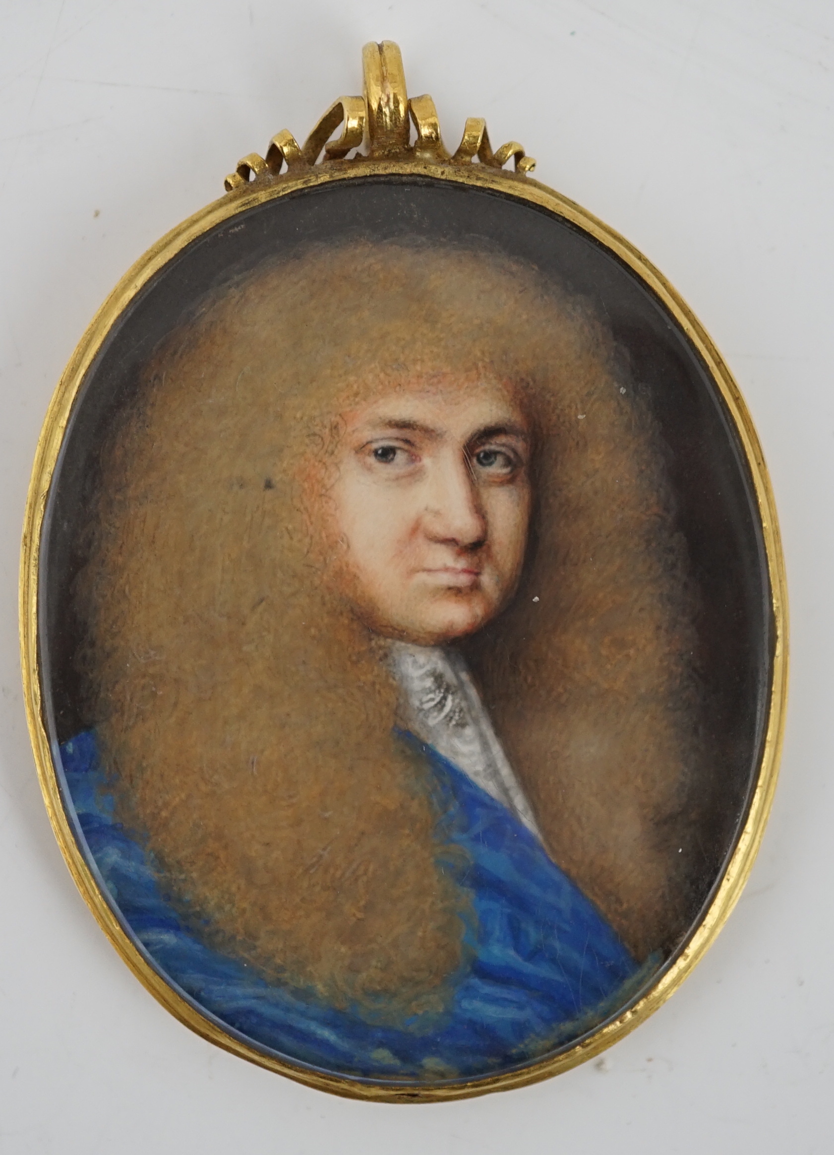 English School circa 1720, Portrait miniature of a gentleman, oil on ivory, 5.3 x 4.1cm. CITES Submission reference VNHAAGRT